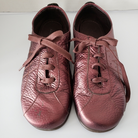 🪻BOGO🪻 AEROSOLES‎ Metallic Leather Sneakers "Toy Soldier" Size 8M - Picture 1 of 9